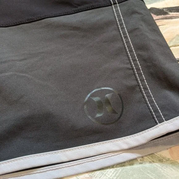 Hurley Surf Surfer Beach Men's Drawstring Black Gray Board Shorts Size 33 x 8.5" - Picture 3 of 7